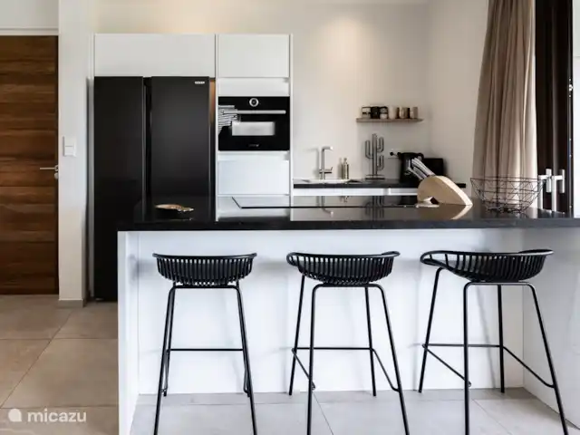 Jan Sofat LUX A32 | Curaçao, Banda Ariba (est), Jan Sofat - appartement Belle cuisine ouverte