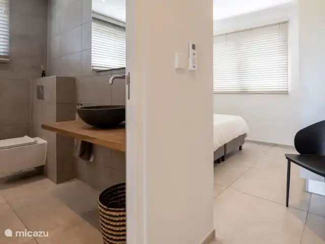 Jan Sofat LUX A32 | Curaçao, Banda Ariba (est), Jan Sofat - appartement Salle de bains