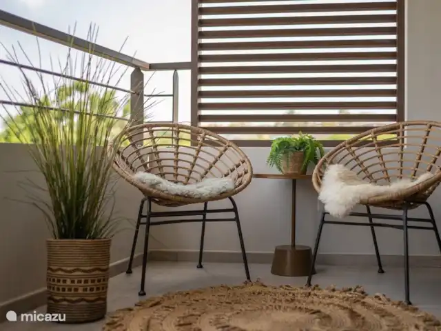 Jan Sofat LUX A32 | Curaçao, Banda Ariba (est), Jan Sofat - appartement Coin lecture