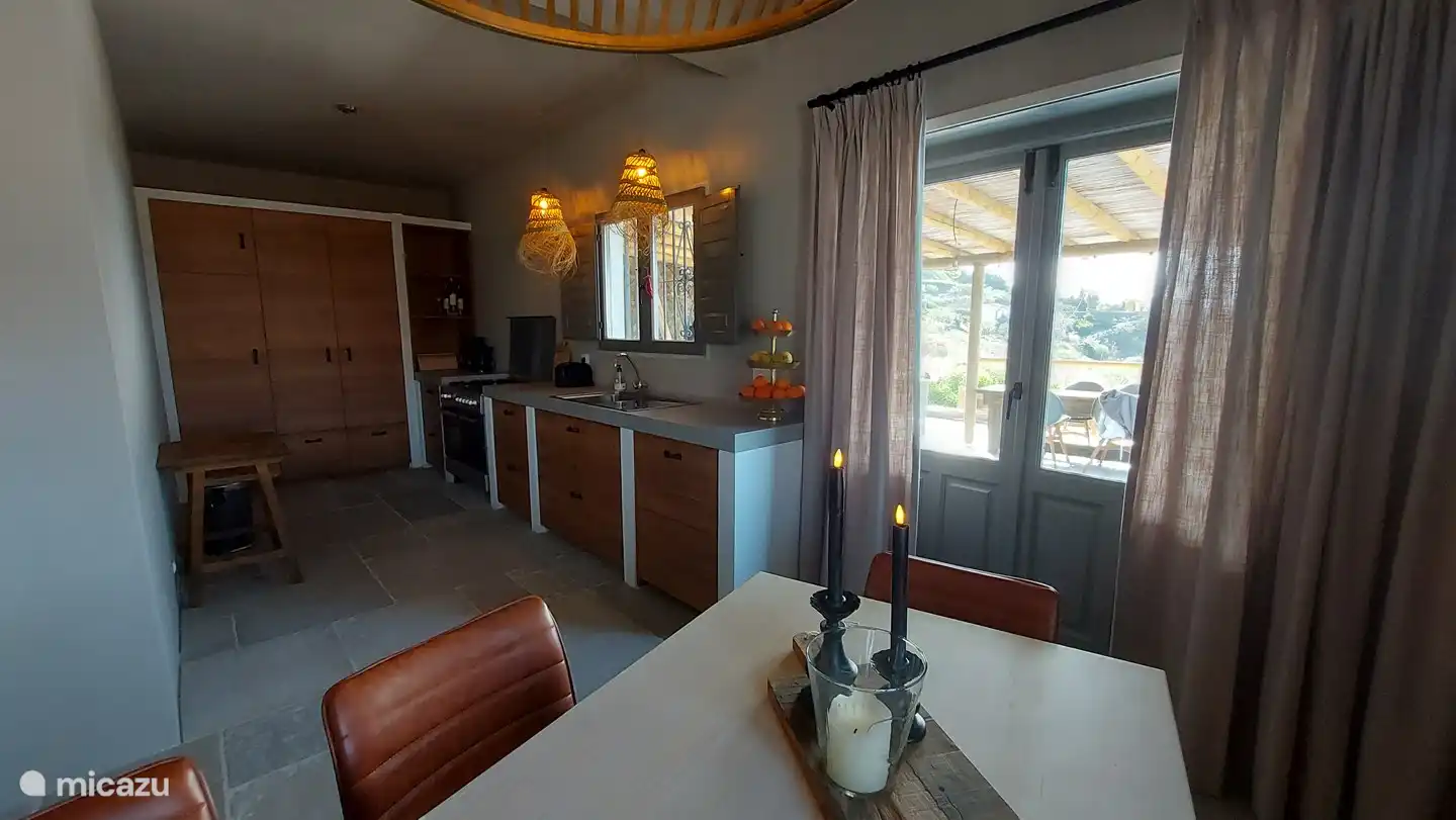 Fully equipped kitchen