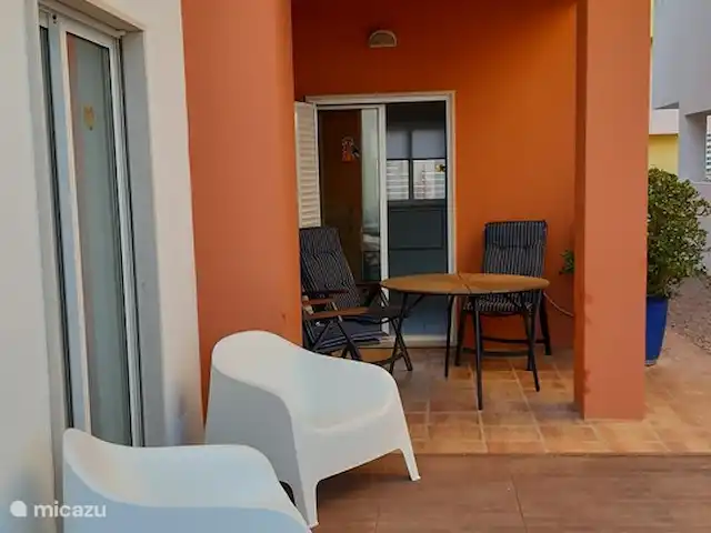 Casa Ananda met privé zwembad huren in Portugal, Algarve, Cabanas - villa Zitje onder een balkon grenzend aan de keuken