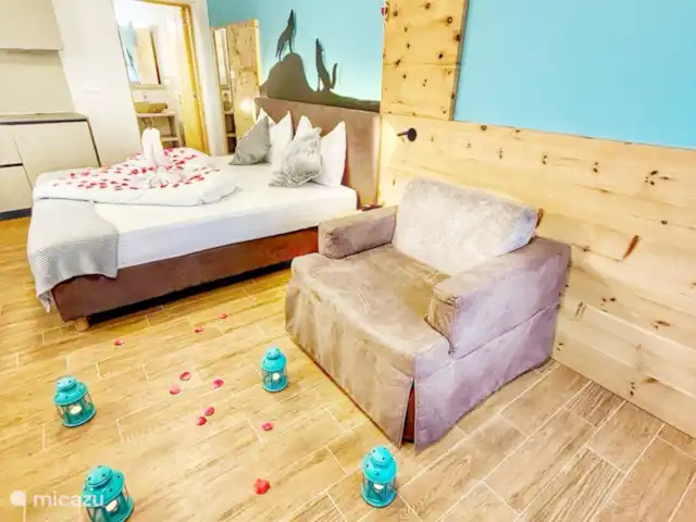 Chalet Torcel -SUPERIOR Kamer Ghez huren in Italië, Dolomieten, San Lorenzo in Banale - gîte / cottage EénSuperior kamer met maximaal 3 slaapplekken. Een tweepersoonsbed en een slaapbank.
