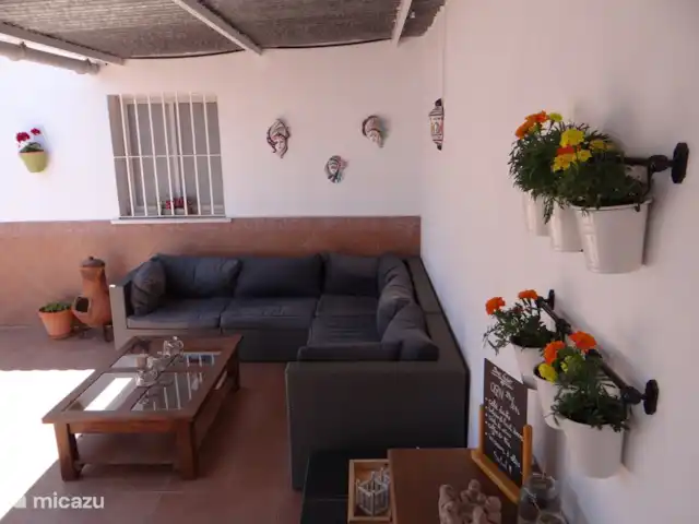 Appartement au B&B Casa Sarandy | Espagne, Andalousie, Almogía - chambres d'hôtes salon au bar