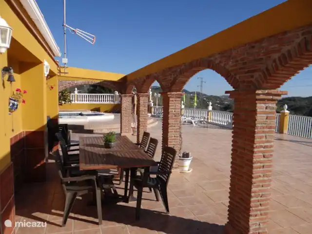 Appartement au B&B Casa Sarandy | Espagne, Andalousie, Almogía - chambres d'hôtes terrasse commune