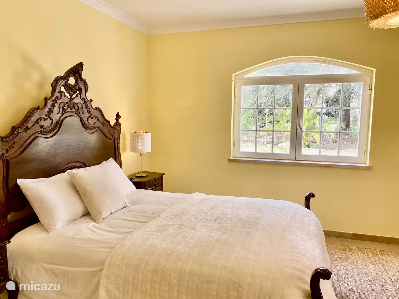 Zimmer mit Blick auf den Pool