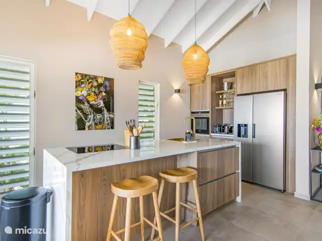 Villa Rovah *PREMIUM* *COMPLEXE FERMÉ* | Curaçao, Banda Abou (ouest), Fontein - villa Cuisine bar avec double frigo américain