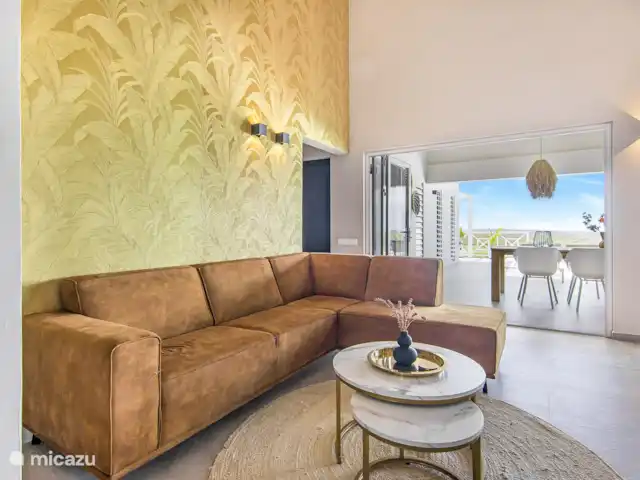 Villa Rovah *PREMIUM* *COMPLEXE FERMÉ* | Curaçao, Banda Abou (ouest), Fontein - villa Joli canapé dans le coin télévision