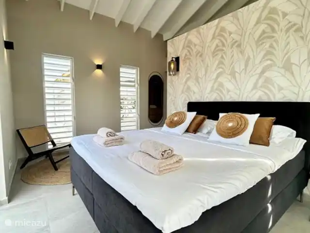 Villa Rovah *PREMIUM* *COMPLEXE FERMÉ* | Curaçao, Banda Abou (ouest), Fontein - villa Chambre des maîtres avec salle de bain privée et walk-in.