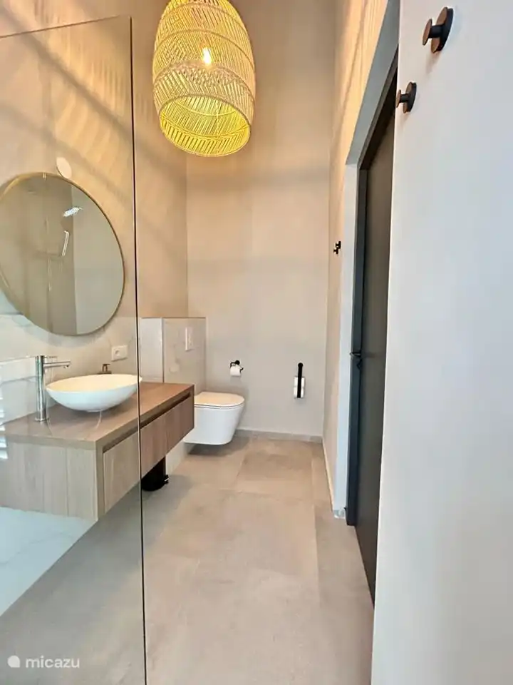 Spacieuse 2ème salle de bain de luxe