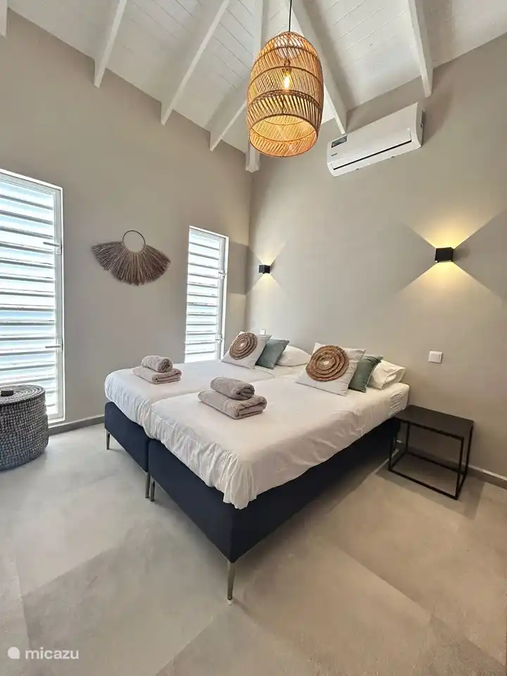 2ème chambre très spacieuse et luxueusement meublée