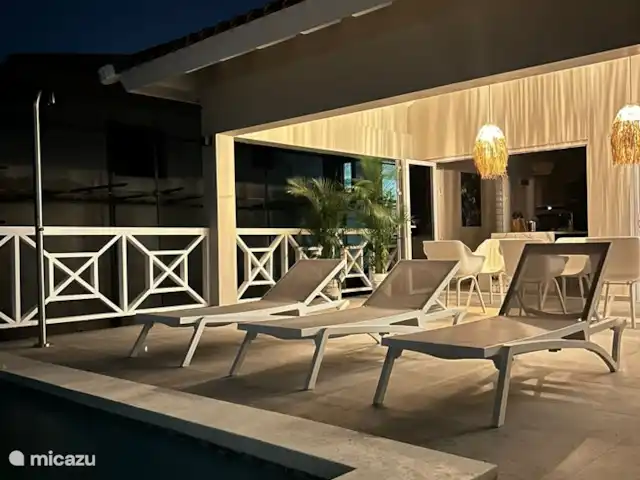 Villa Rovah *PREMIUM* *COMPLEXE FERMÉ* | Curaçao, Banda Abou (ouest), Fontein - villa Transats à la piscine