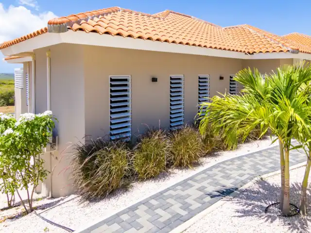 Villa Rovah *PREMIUM* *COMPLEXE FERMÉ* | Curaçao, Banda Abou (ouest), Fontein - villa Façade latérale Villa Rovah Villa Park Fontaine
