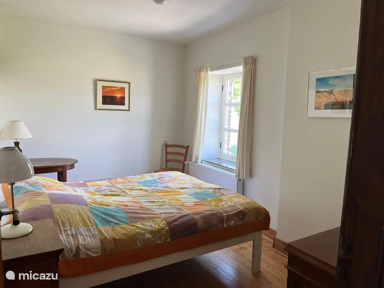 Erstes Schlafzimmer an der Vorderseite des Hauses