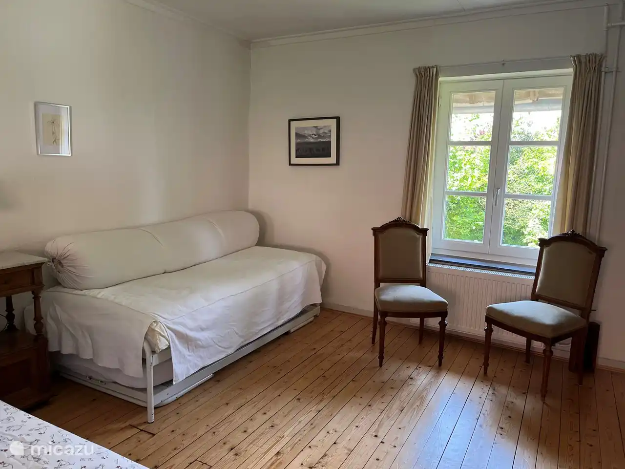 Das Sofa kann als Doppelbett genutzt werden