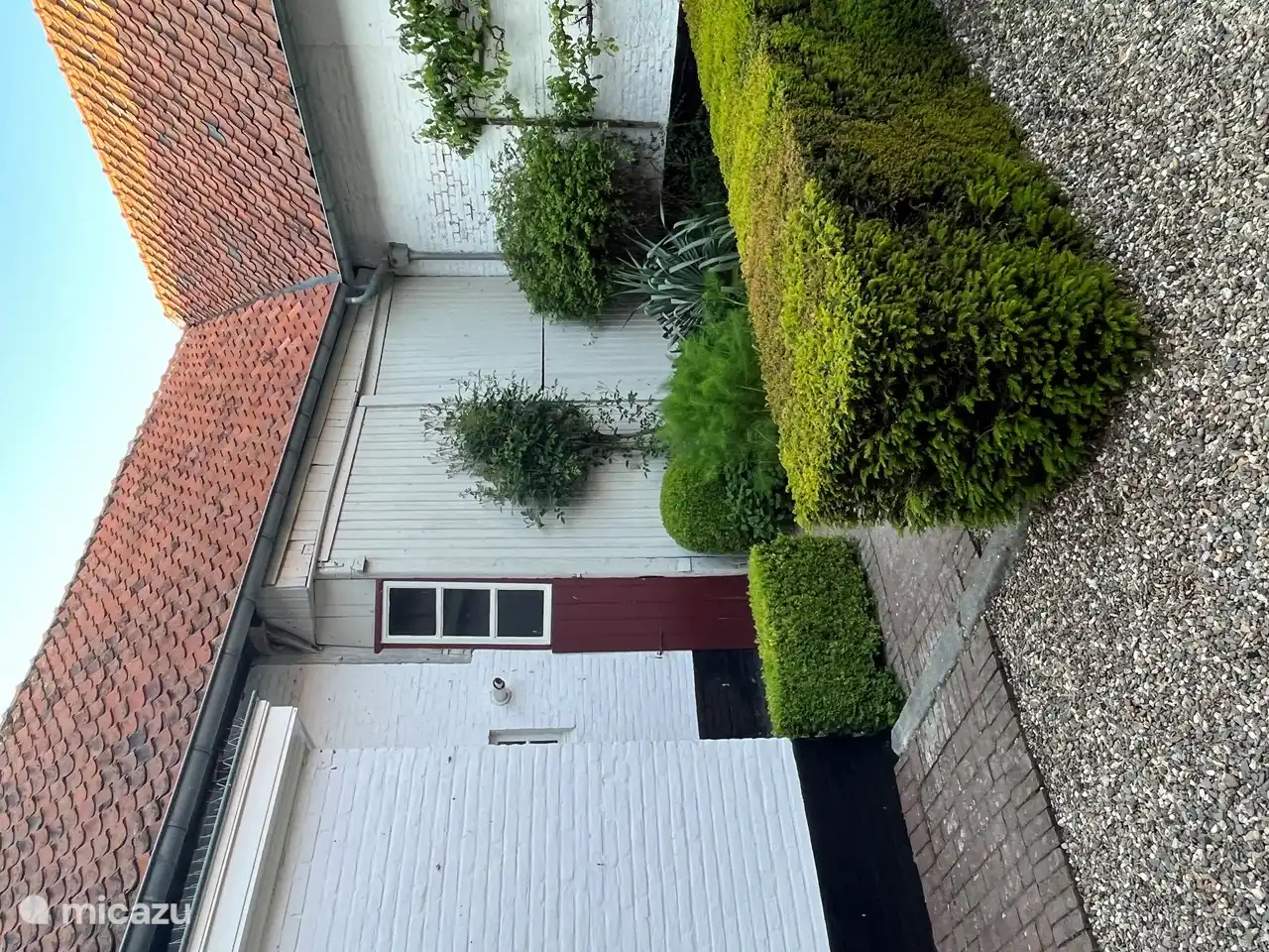 Schöner ruhiger und sonniger Innenhof