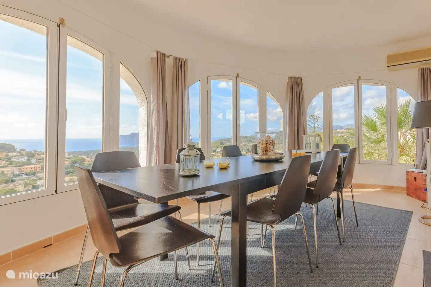 Esszimmer mit Meerblick