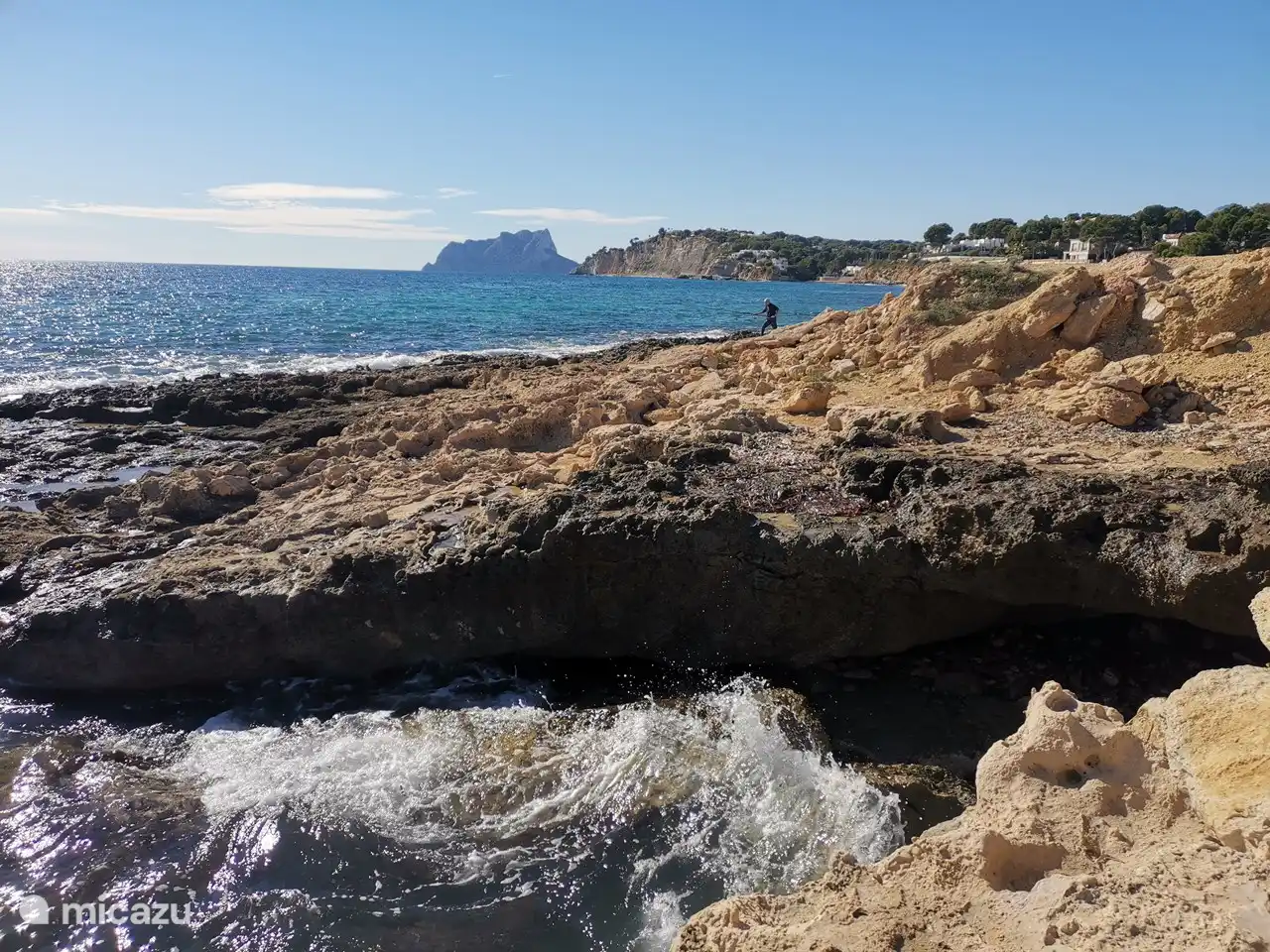 the beautiful coastline of Moraira towards Calpe