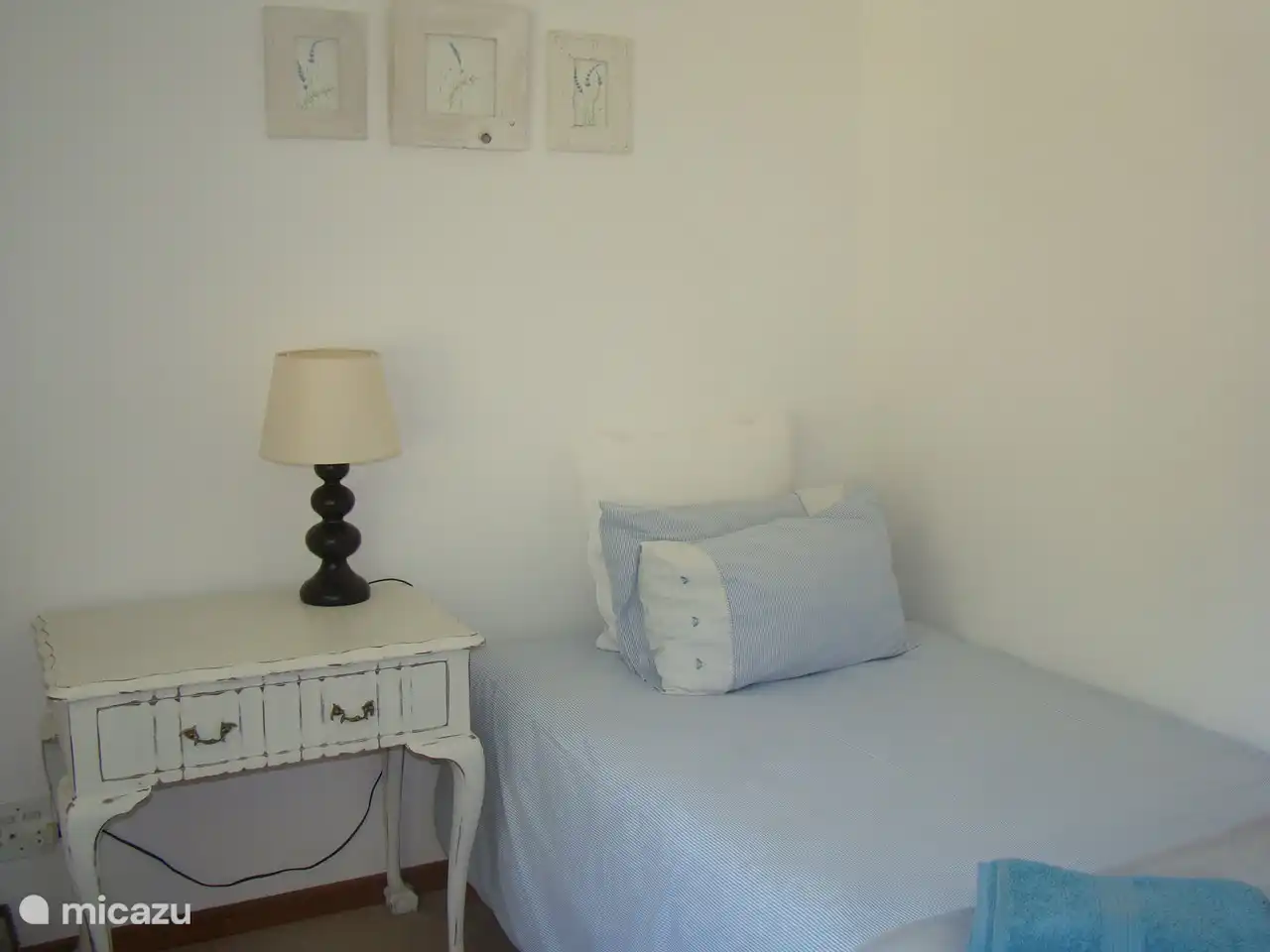 Fünftes Schlafzimmer im Erdgeschoss mit 1 Bett