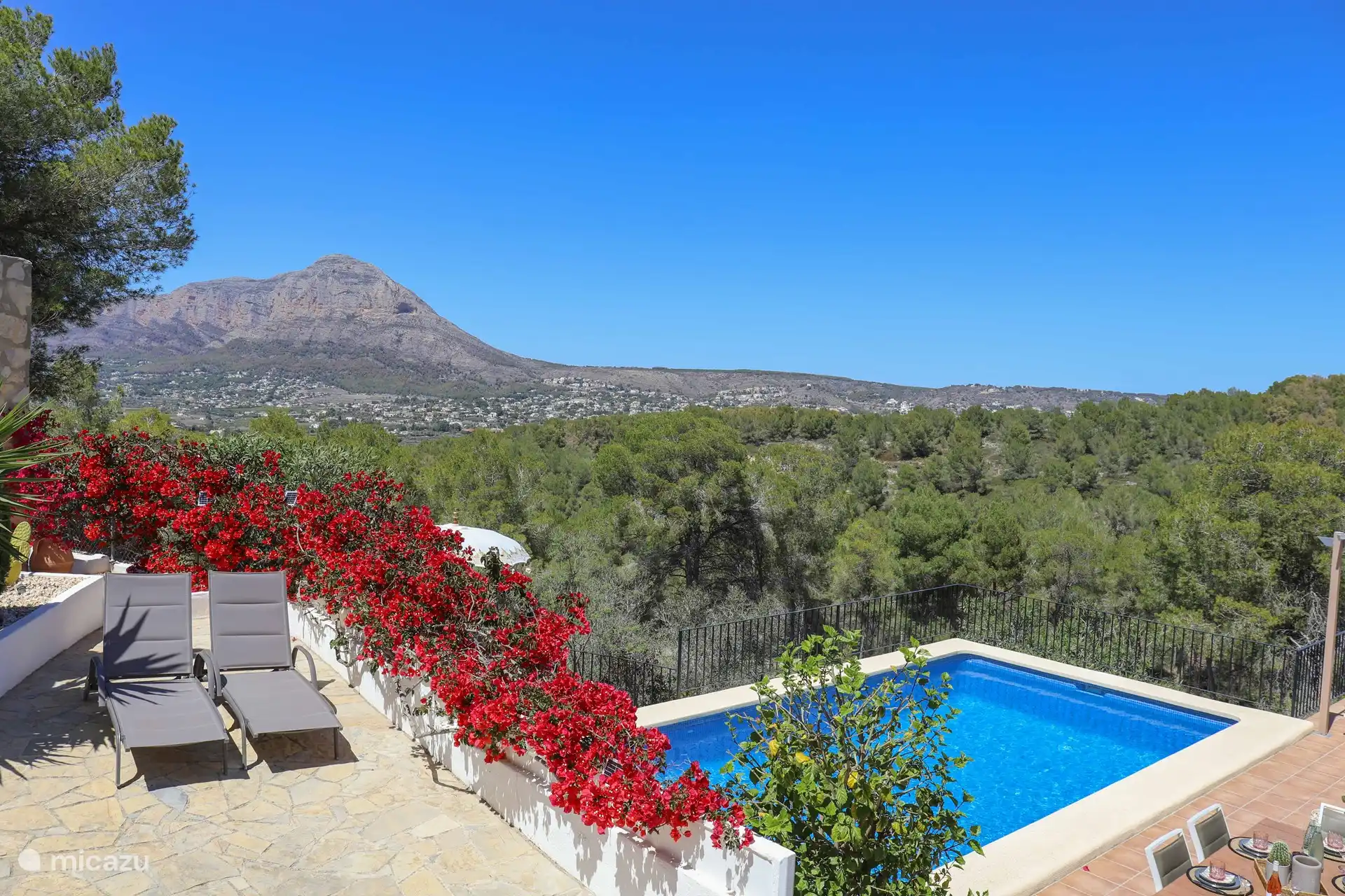 Diesen tollen Ausblick haben Sie bei der Villa Montgo