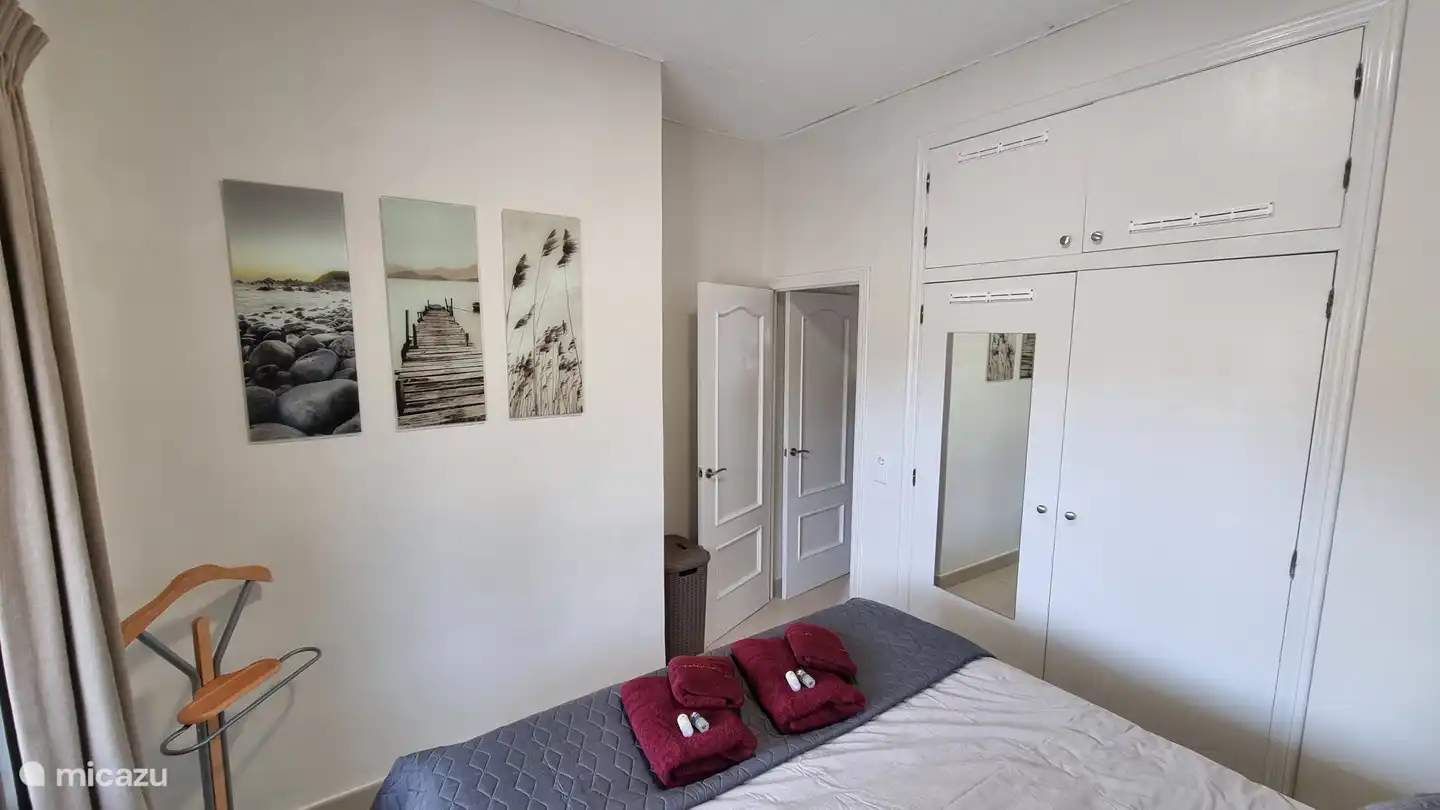 Geräumiges Hauptschlafzimmer