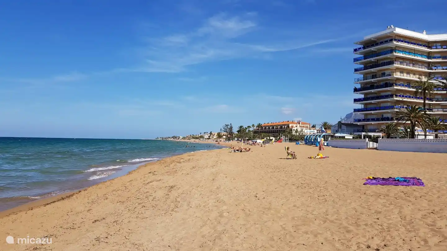 Sandstrand „Les Bovetes“