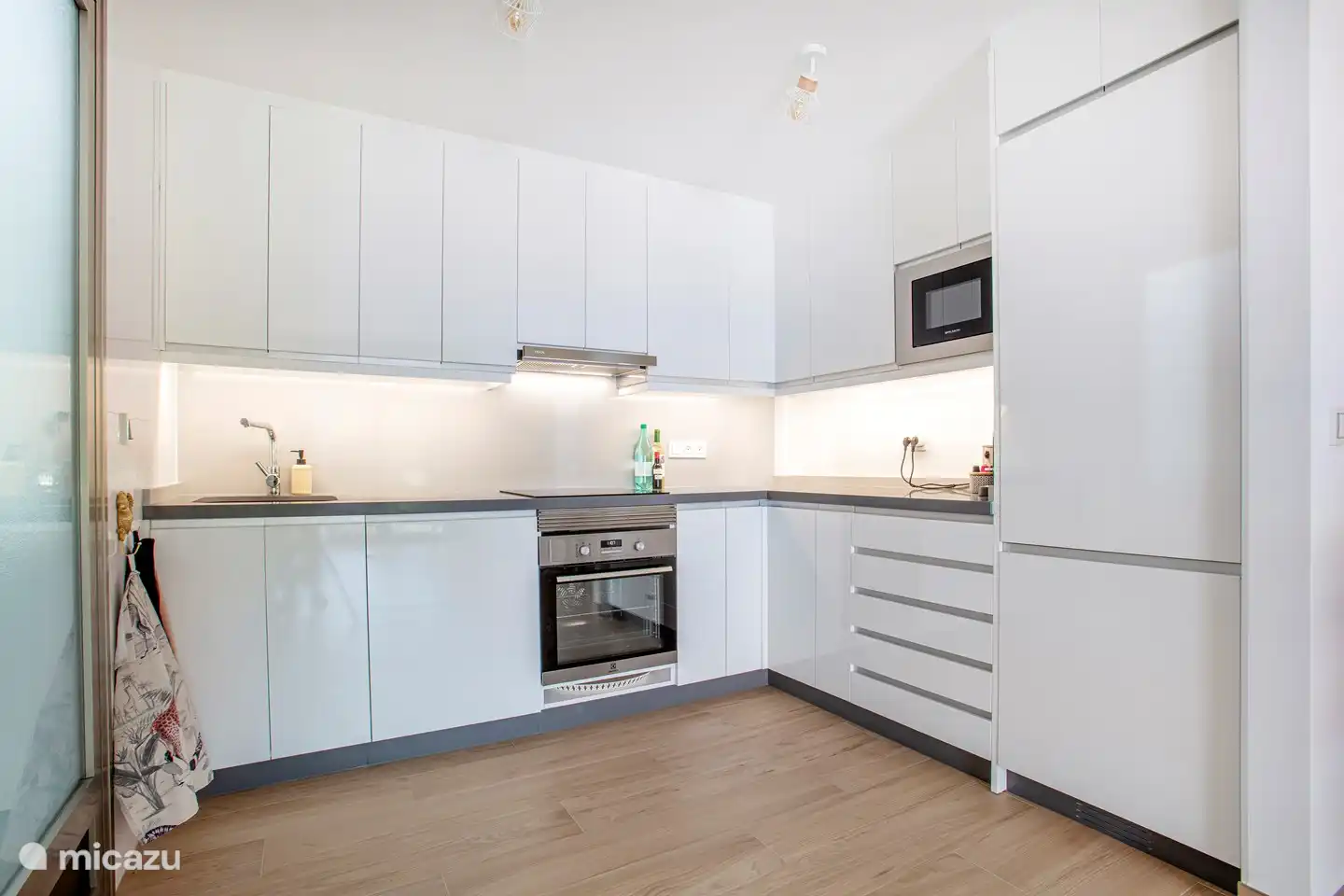 Cuisine avec tous les appareils