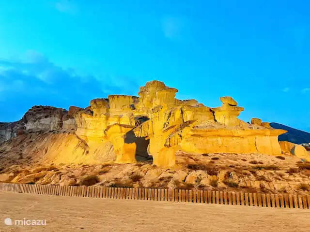 Penthouse en bord de mer avec jacuzzi | Espagne, Costa Cálida, Bolnuevo - penthouse Las Gredas : les célèbres roches calcaires de Bolnuevo, et patrimoine de l'Unesco