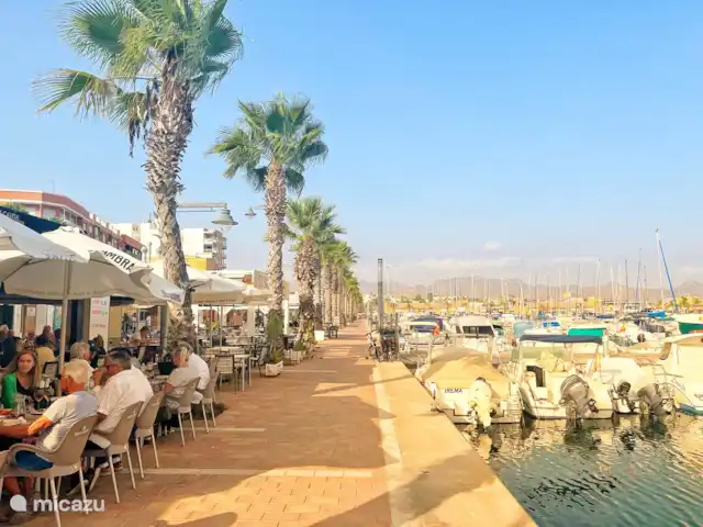 Penthouse en bord de mer avec jacuzzi | Espagne, Costa Cálida, Bolnuevo - penthouse Puerto de Mazzaron, boulevard avec des restaurants chaleureux