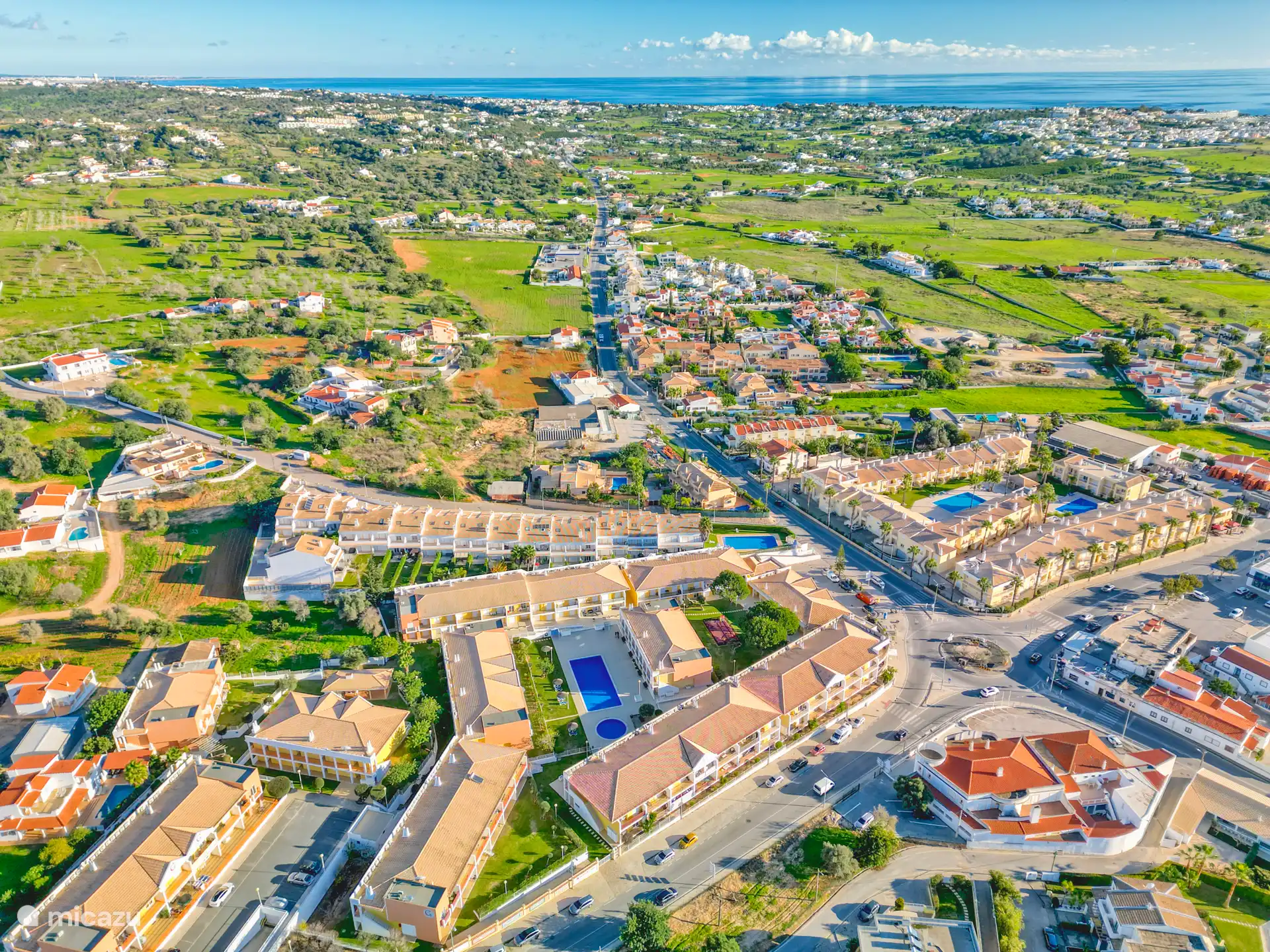 Bovenaanzicht van het park, hier ziet u hoe centraal Casa Serena ligt