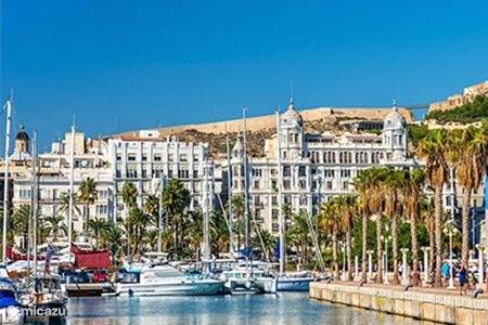 Visitez le port d'Alicante (port)