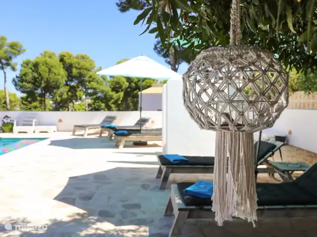 Villa José | Espagne, Costa Blanca, Moraira - villa Beaucoup de transats autour de la piscine privée.
