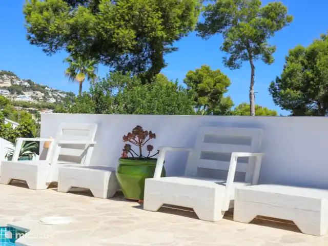 Villa José | Espagne, Costa Blanca, Moraira - villa La maison de vacances est entourée de verdure.