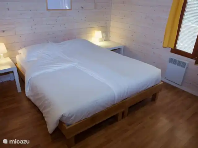 Location de Vacances France, Dordogne, Biron, chalet - Castelwood La Chambre des parents