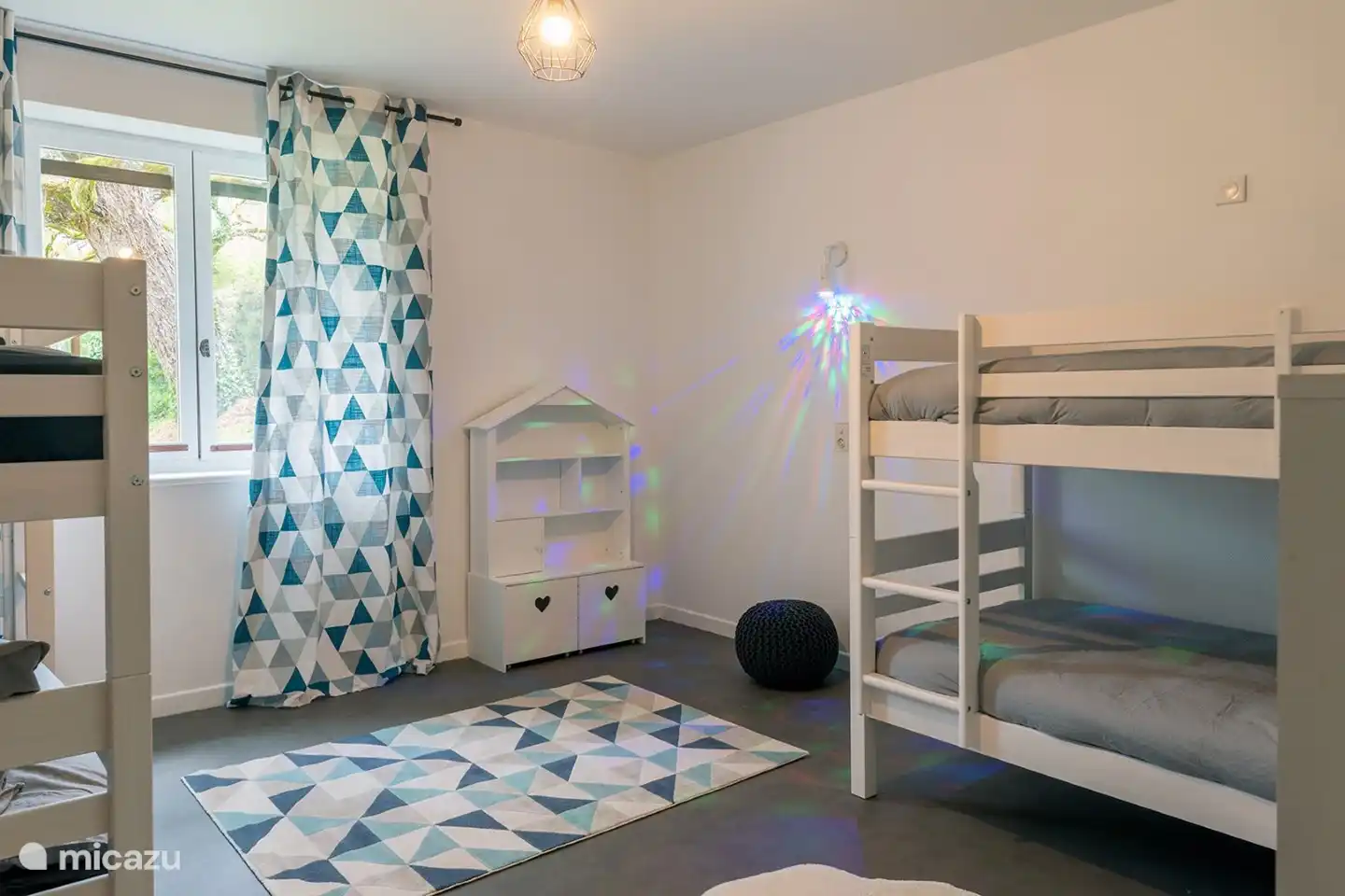 Schlafzimmer 3 mit 2 Etagenbetten