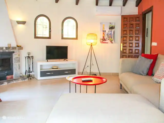 Villa Rosabel | Espagne, Costa Blanca, Benissa - villa Séjour avec cheminée, télévision et coin salon.