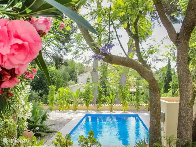 Villa Rosabel | Espagne, Costa Blanca, Benissa - villa La villa est entourée de verdure.