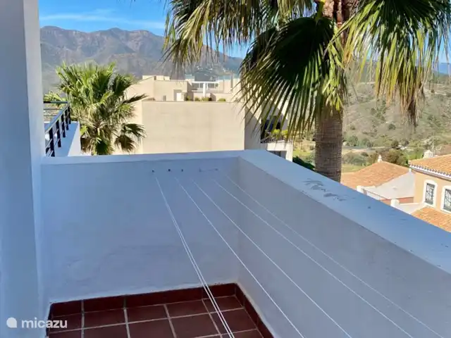 Penthouse Las Brisas | Espagne, Costa del Sol, Alhaurin golf - penthouse Mini-terrasse 2 avec fil à linge, communicante avec la chambre 1