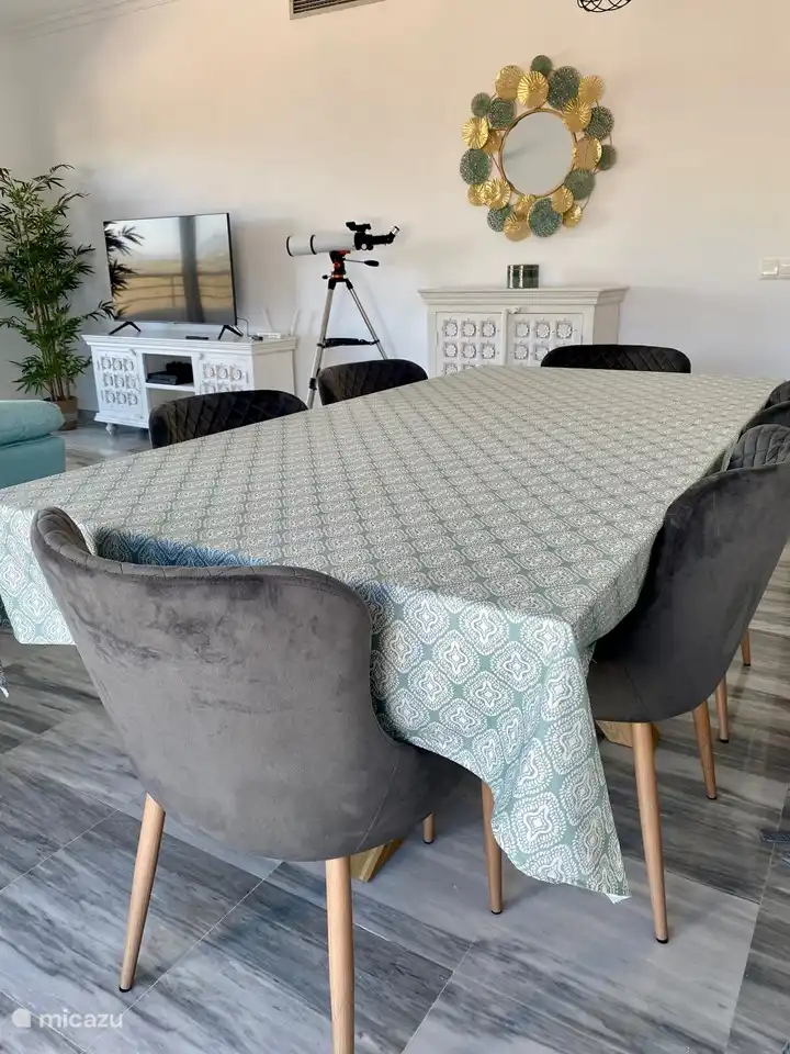 Eettafel in de woonkamer