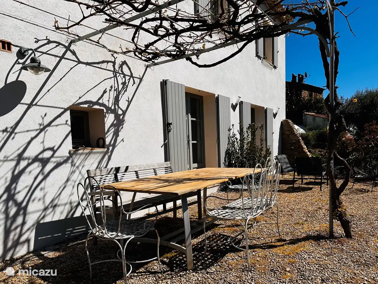 terrassenseitiges haus