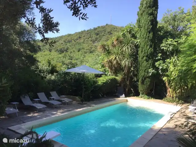 la ruina en Francia, Costa Azul, Grimaud - villa Piscina
