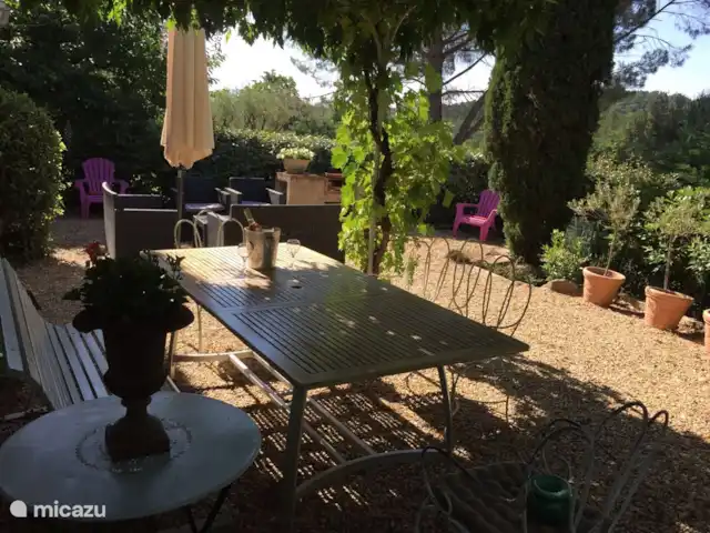 la ruina en Francia, Costa Azul, Grimaud - villa terraza de fotos de verano