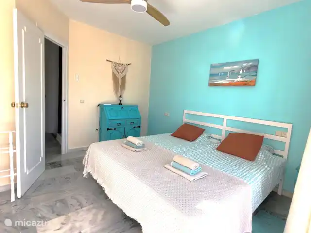 Maison de plage Casa Luna | Espagne, Andalousie, Calahonda - maison de vacances Chambre double spacieuse et luxueuse, les lits peuvent être séparés si nécessaire