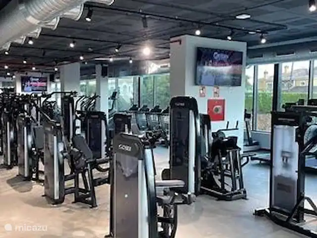 Maison de plage Casa Luna | Espagne, Andalousie, Calahonda - maison de vacances Fanatiques de sport ? Au coin de la rue, à 5 minutes à pied, la salle de sport super cool OXYGEN est à votre disposition. Vous pouvez y faire de l’exercice par jour ou par mois, vous aussi !