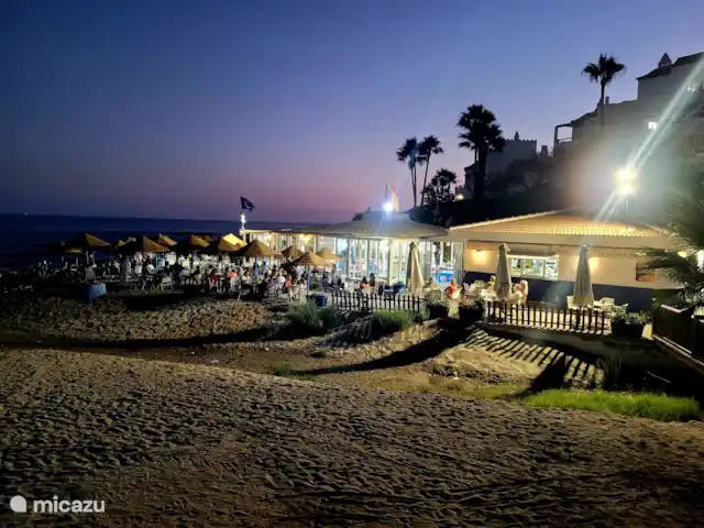 Maison de plage Casa Luna | Espagne, Andalousie, Calahonda - maison de vacances Le soir aussi, vous pouvez manger ou prendre un verre au bord de la mer, quels beaux endroits vous avez à proximité