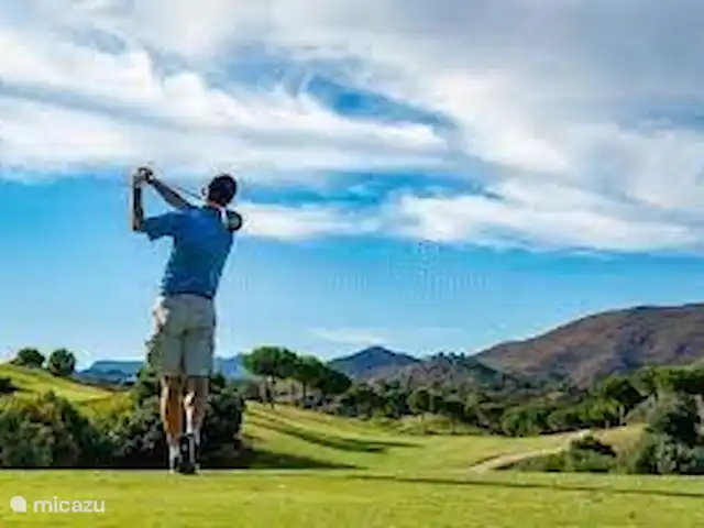 Maison de plage Casa Luna | Espagne, Andalousie, Calahonda - maison de vacances C’est un véritable paradis pour les golfeurs, le tout à moins de 30 minutes en voiture. Trouvez-les et profitez d’une partie de golf !