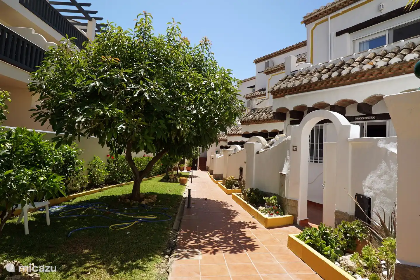 Rent Beach House Casa Luna in Calahonda, Andalusia. Micazu