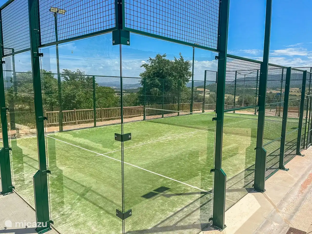 Amazing Paddle Tennis court with views over the valley located 5 minutes away from Secastilla