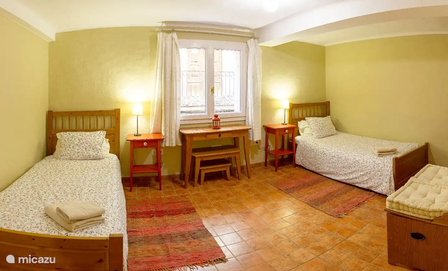 Torreciudad Bedroom with 2 individual beds (it is possible to add one extra)