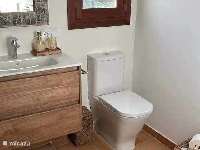 Villa Cave | Espagne, Costa Blanca, Jávea - villa Salle de bain 2 avec douche à l'italienne, WC et lavabo (rénovée en 2024)