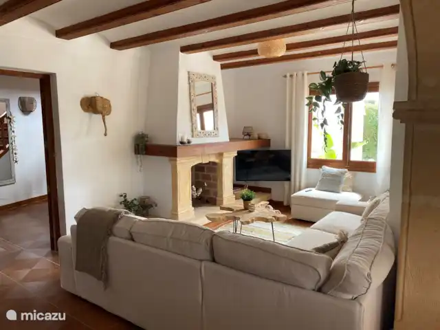 Villa Cave | Espagne, Costa Blanca, Jávea - villa La cheminée et la télévision avec toutes les chaînes auxquelles vous pouvez penser.